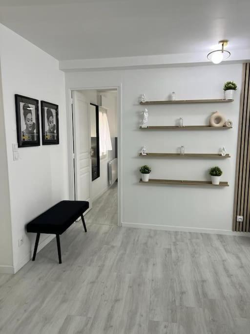 Beau Duplex Au Centre Ville. Mantes-la-Jolie Luaran gambar